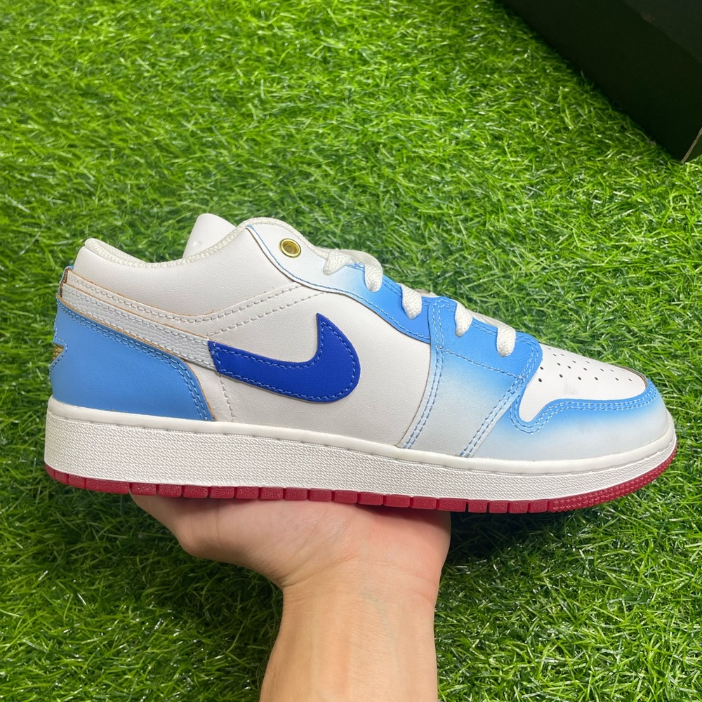 Air Jordan 1 Low SE University Blue Size Women’s 8.5 (BRAND NEW WITH BOX)